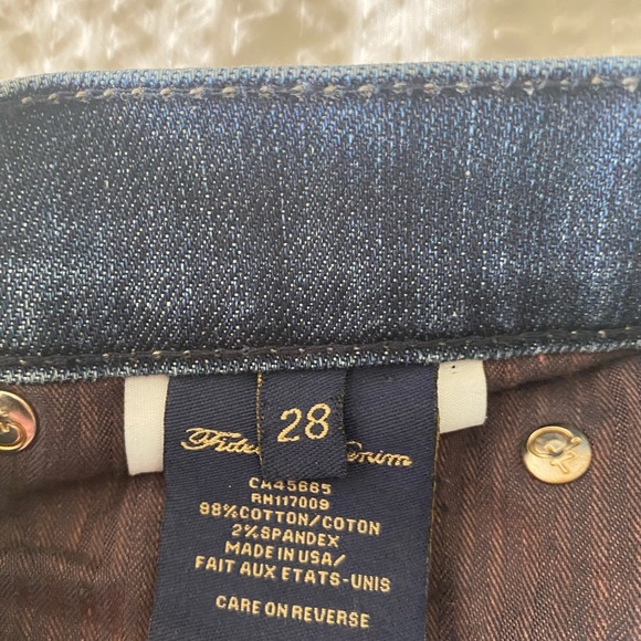 Fidelity distressed Jean shorts, size 28 - Picture 10 of 11